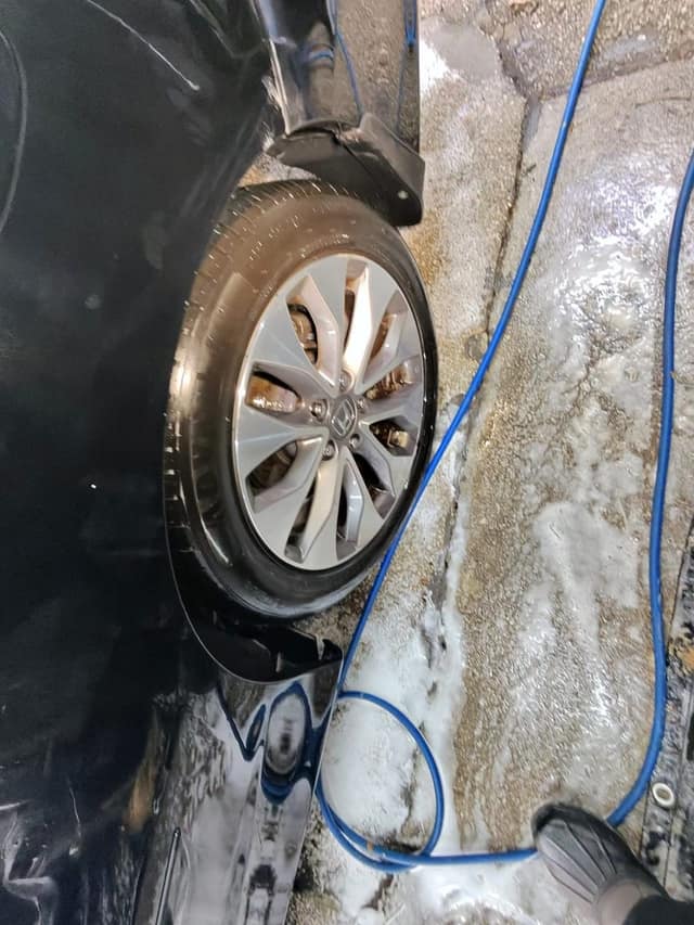 Honda Accord Coupe, wheel, during the wash